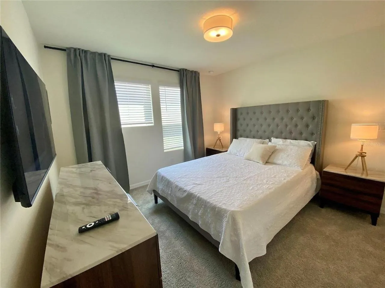 Exquisite Luxury With Pool Retreat - Solara - 8949