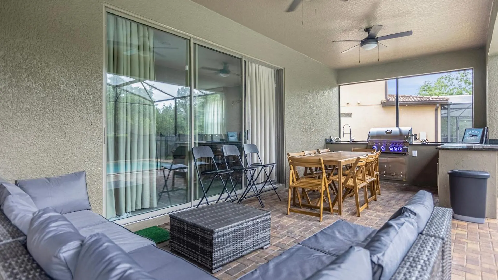 8881 - Royal Oasis Retreat Luxurious Haven Near World