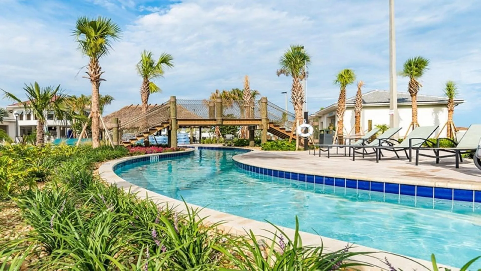 2940 - Elegant 5br At Storey Comfort Luxury And Proximity And Universal Holiday home *
