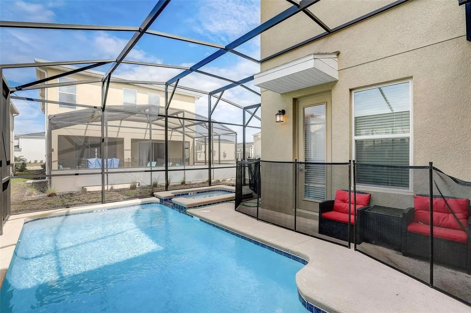 2940 - Elegant 5br At Storey Comfort Luxury And Proximity And Universal Holiday home *