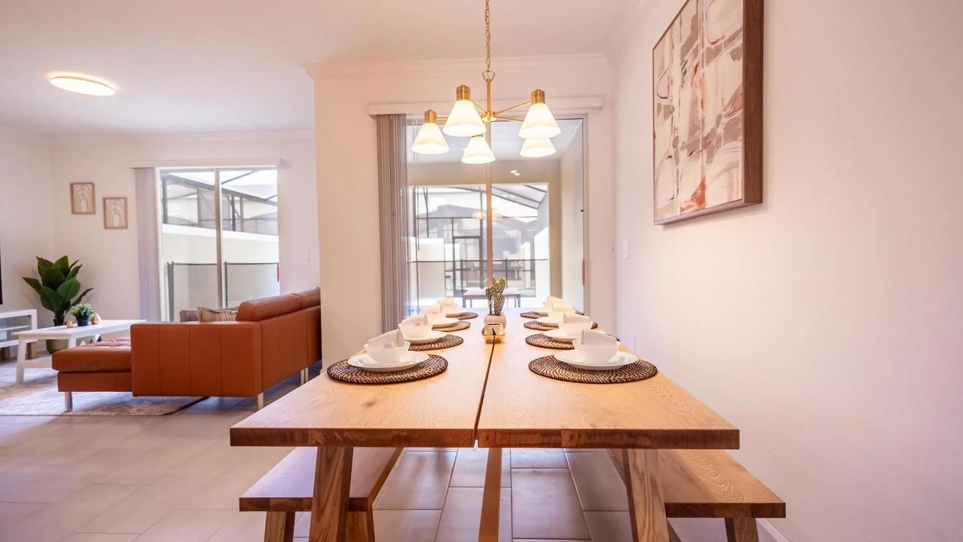2604 - Luxury 4-br With Private Pool Retreat Holiday home