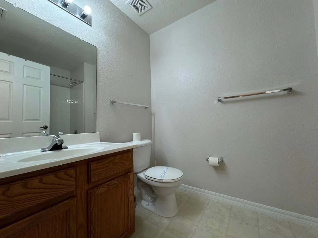 3 Bedroom 2 Bathroom At Sevendwarfs 27-106 Kissimmee