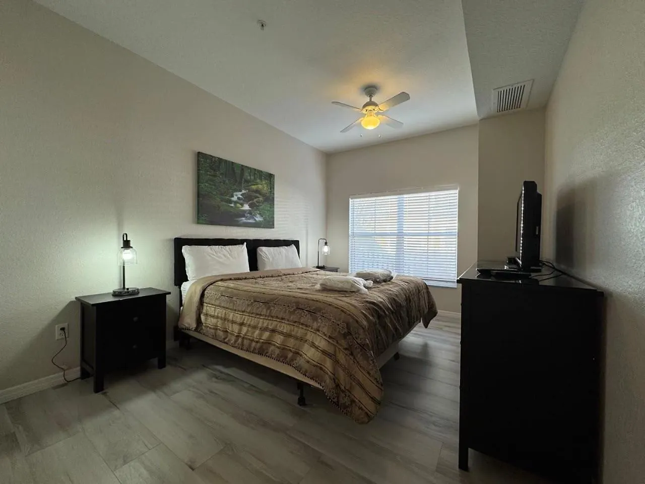 3 Bedroom 2 Bathroom At Sevendwarfs 27-106 *