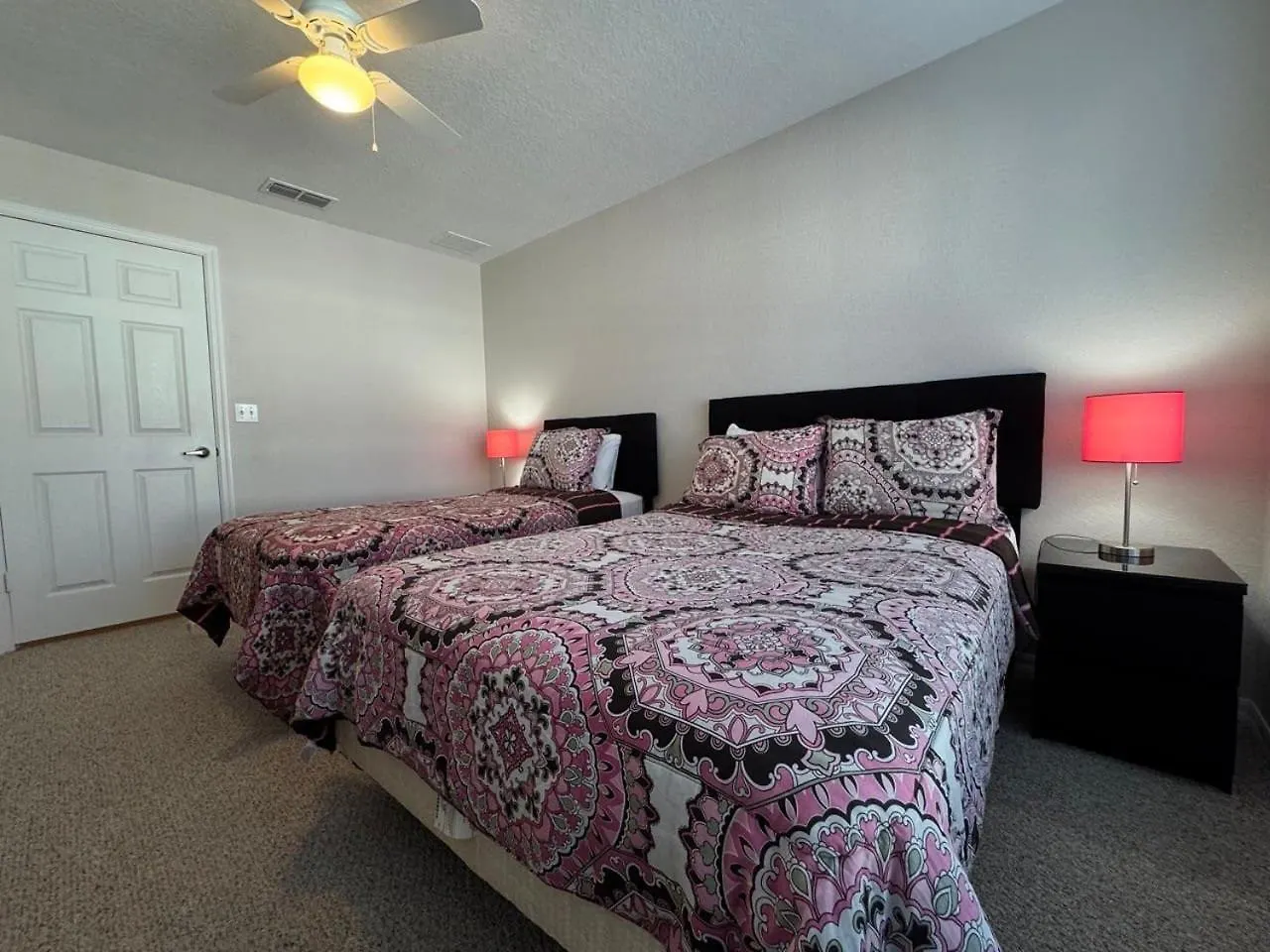 Holiday home 3 Bedroom 2 Bathroom At Sevendwarfs 27-106 *