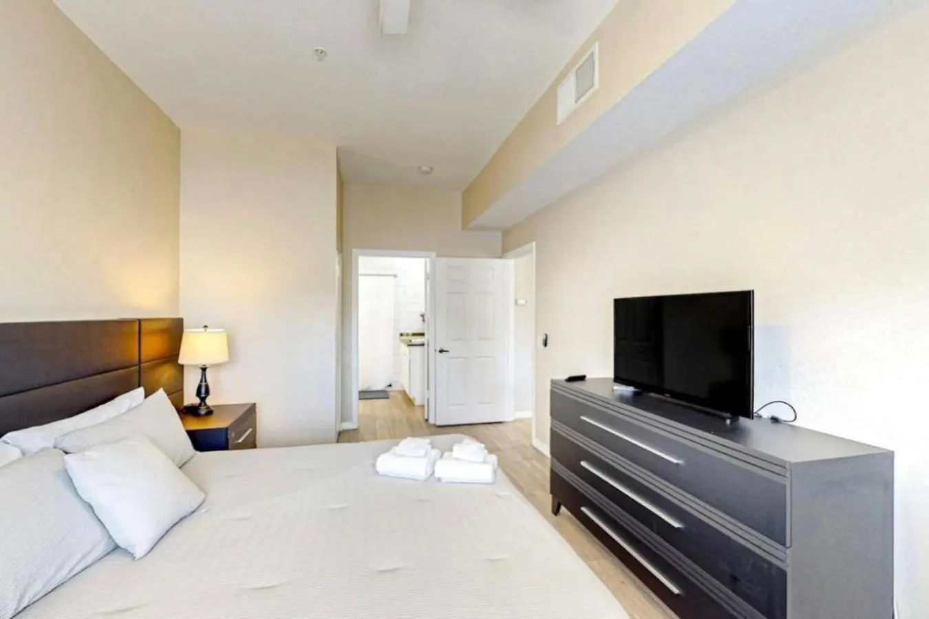 4 Bedroom 3 Bathroom At Sevendwarfs 12-108 Kissimmee
