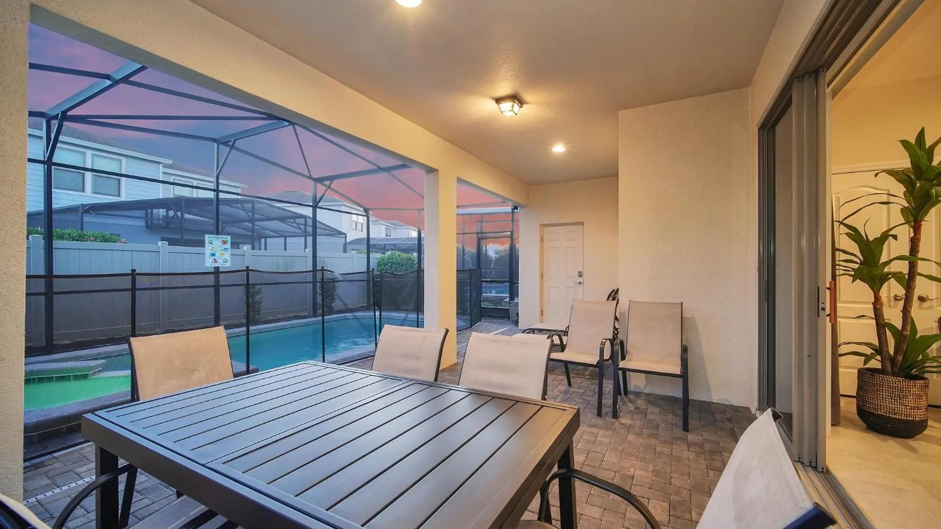 Luxurious Retreat Near Disney: Pool & Game Kissimmee