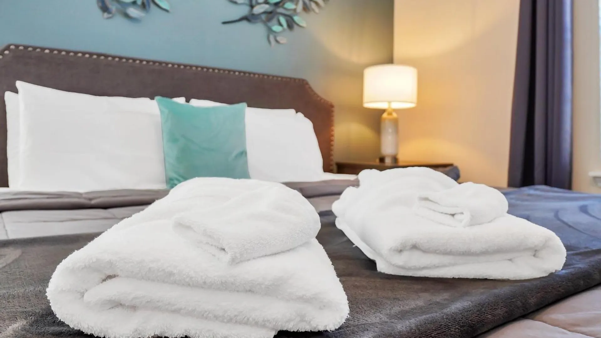 Luxurious Retreat Near Disney: Pool & Game *