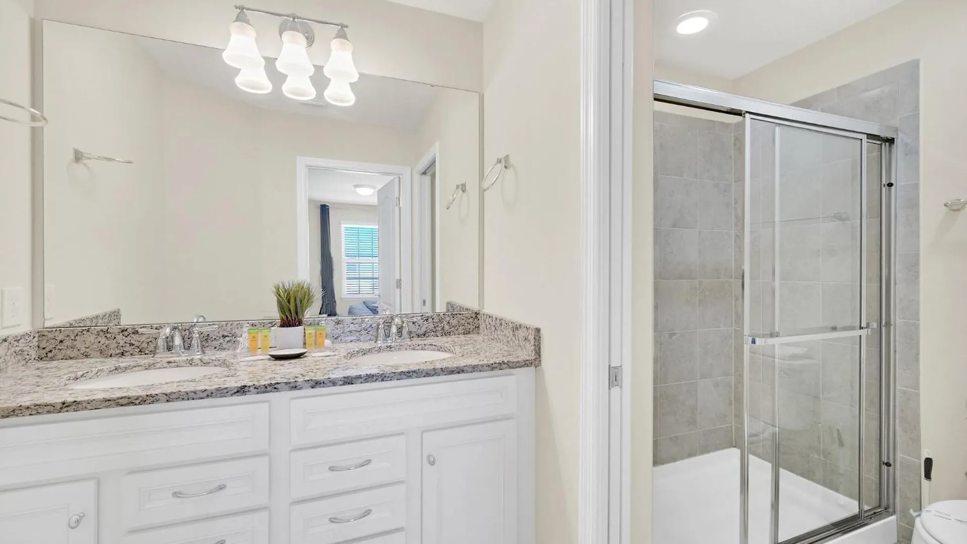 Luxurious Retreat Near Disney: Pool & Game Kissimmee