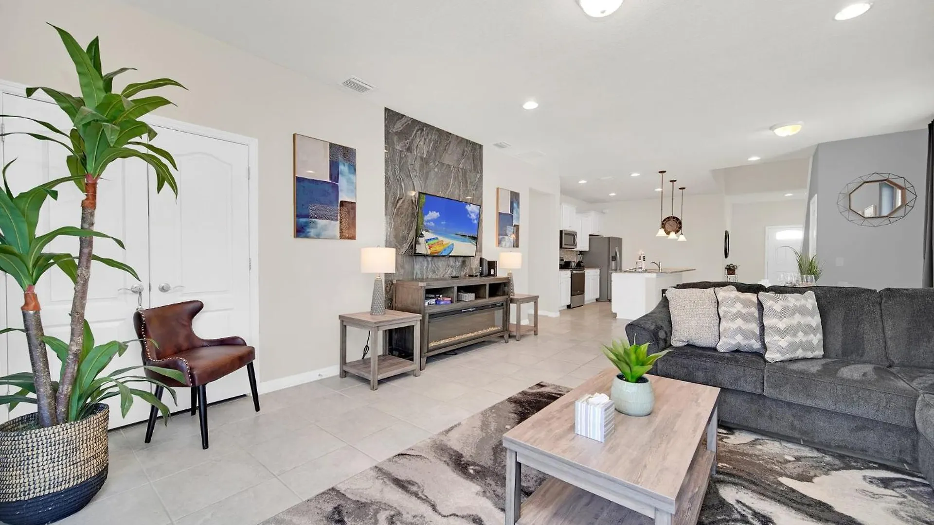 Luxurious Retreat Near Disney: Pool & Game Kissimmee