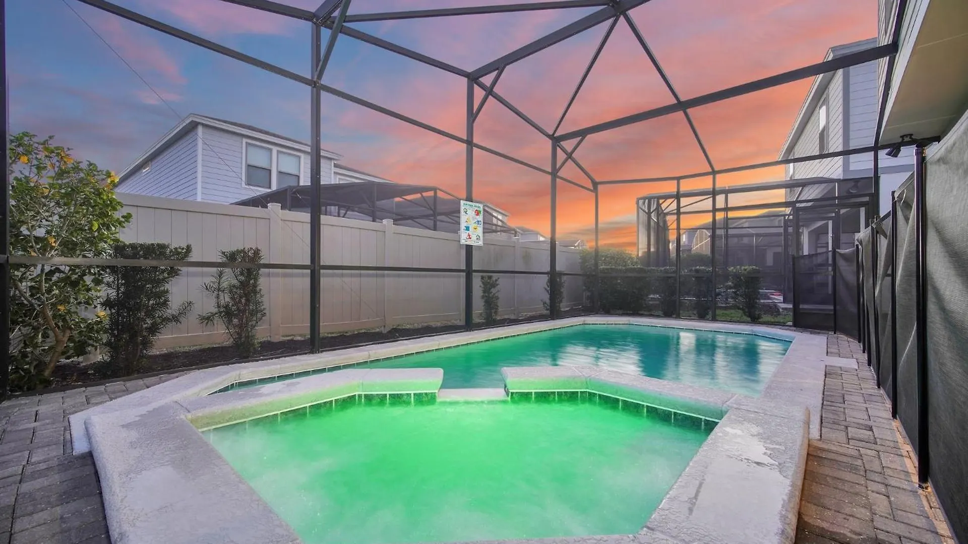 Luxurious Retreat Near Disney: Pool & Game Holiday home