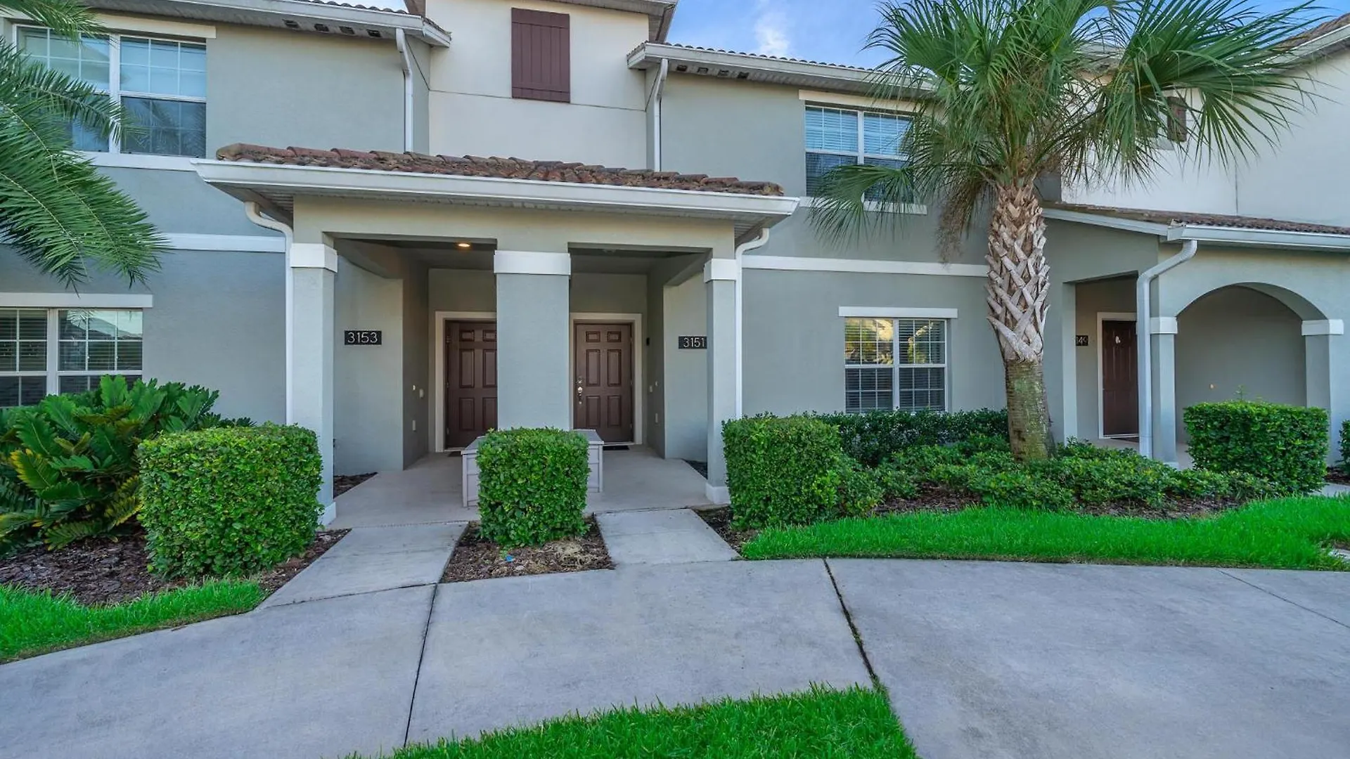 3151ls Townhouse 4 Bedrooms & 3 Bathrooms + Pool Holiday home *