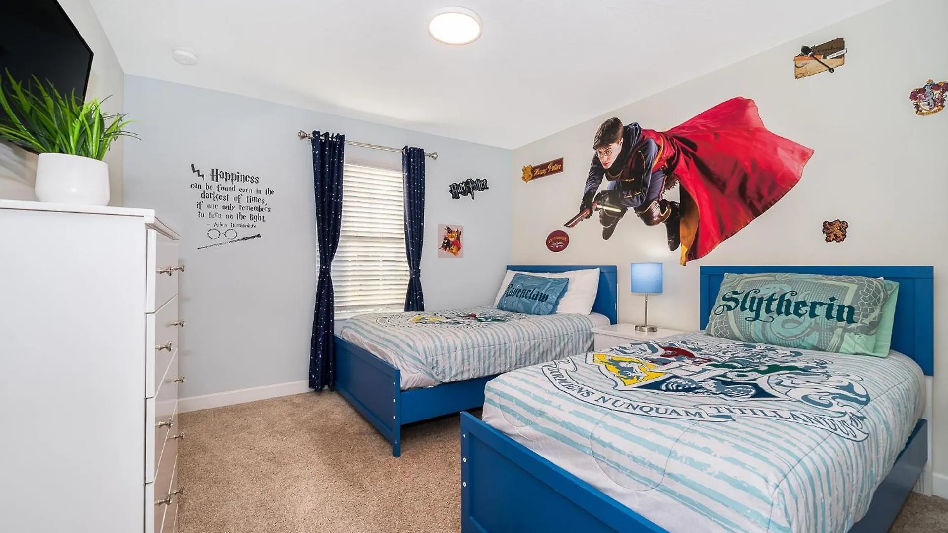 3151ls Townhouse 4 Bedrooms & 3 Bathrooms + Pool
