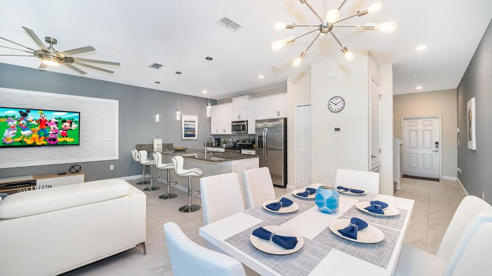 3151ls Townhouse 4 Bedrooms & 3 Bathrooms + Pool