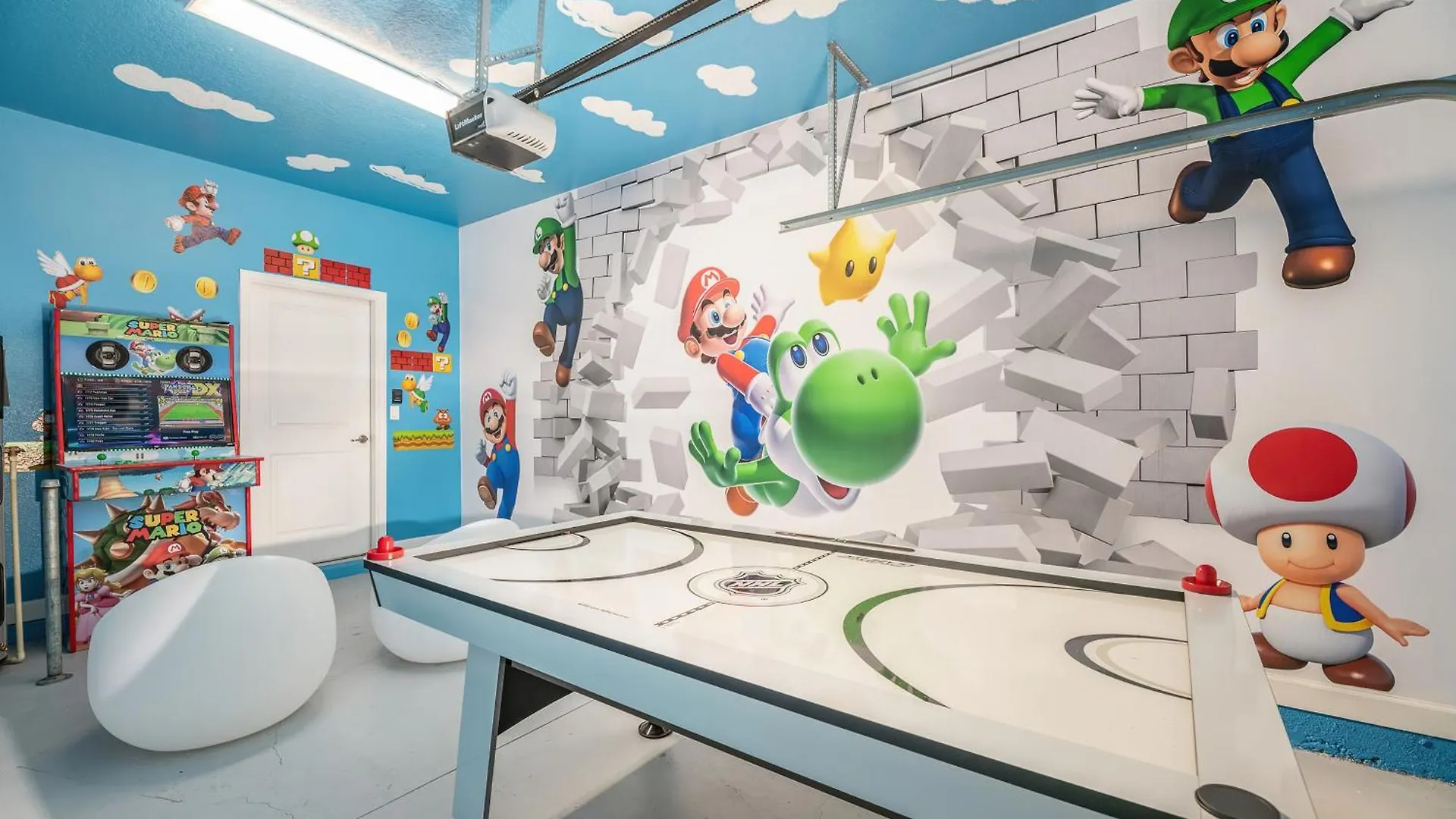 Epic Game Room, Star Wars, Only 20 Min To Theme Parks! Holiday home Kissimmee