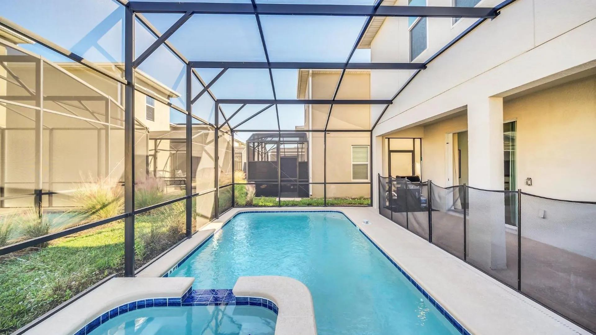 Spotless 6 Bedroom - Storey - Hot Tub - Free Water Park - 15 Mins To * Kissimmee
