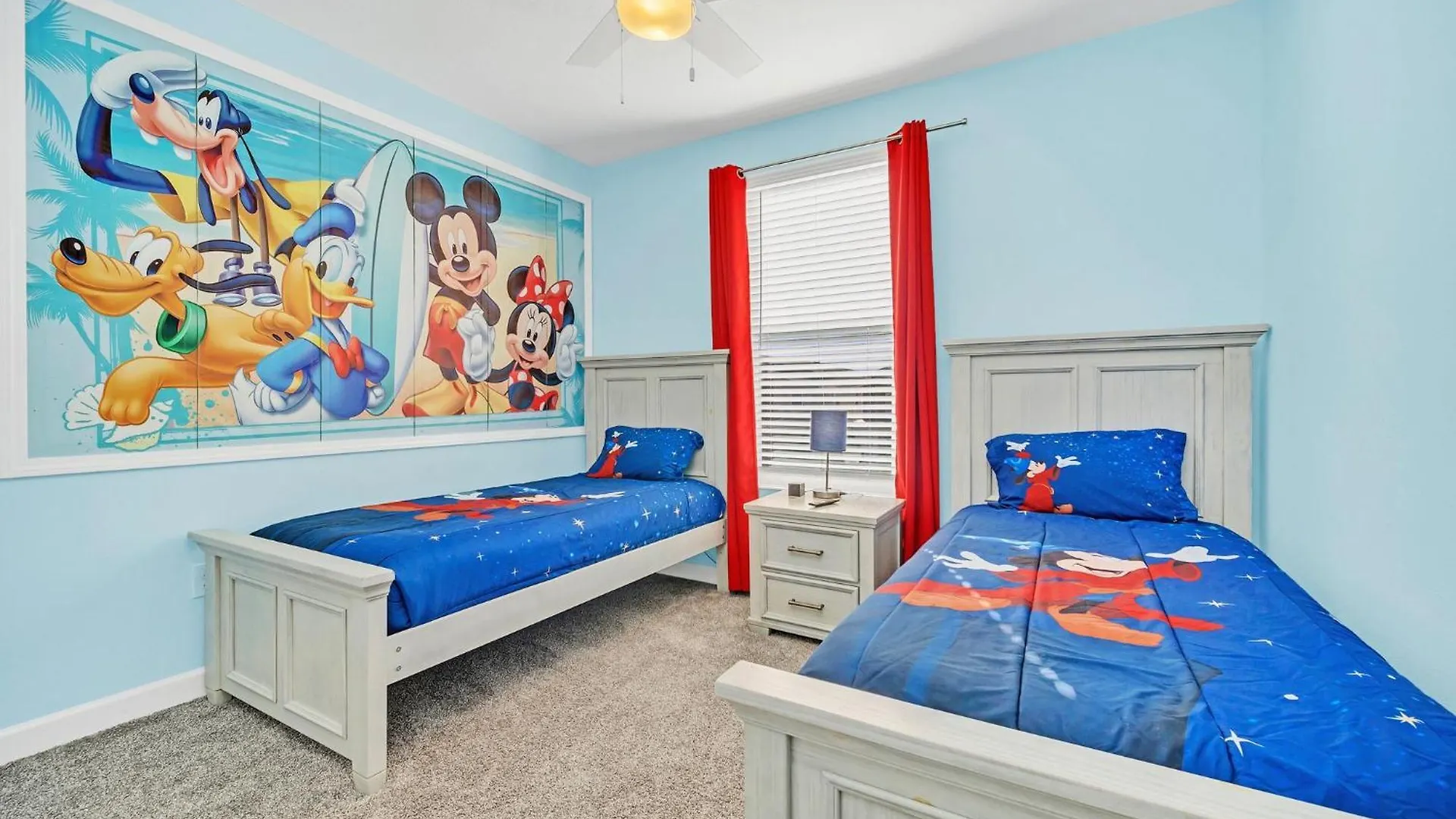 Holiday home Spotless 6 Bedroom - Storey - Hot Tub - Free Water Park - 15 Mins To