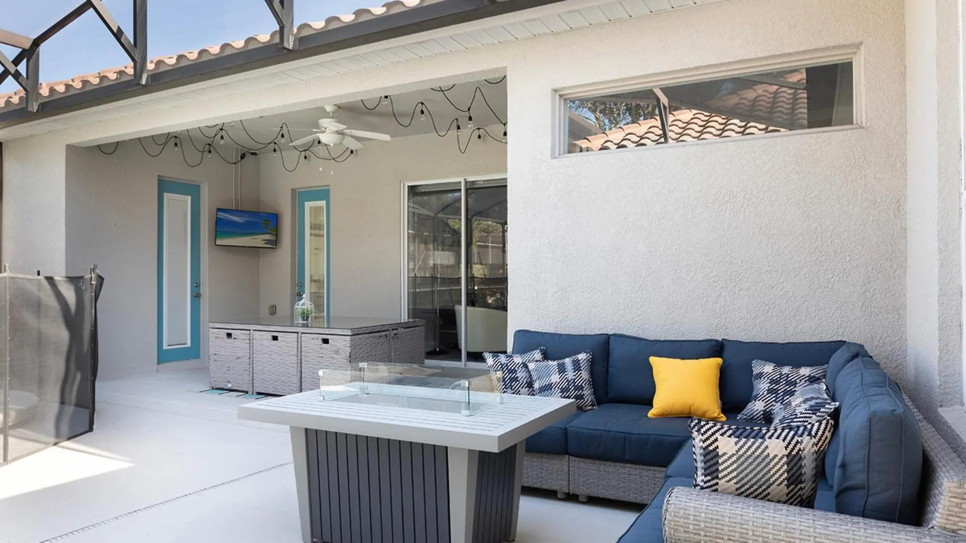 Luxury Contemporary Style On Reunion Reunion 1023 Willa