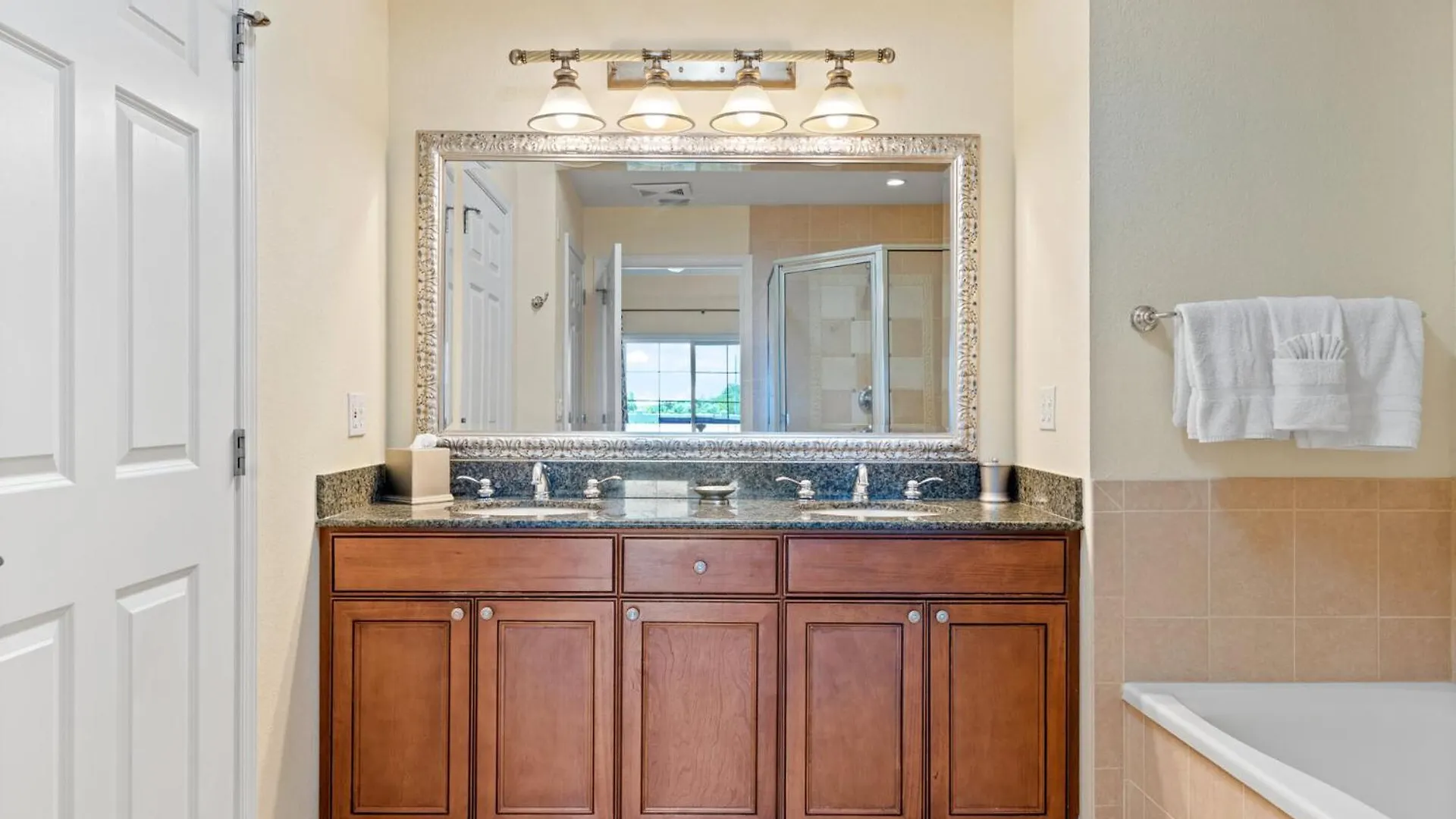Luxury On Reunion And Orlando 5696 Villa