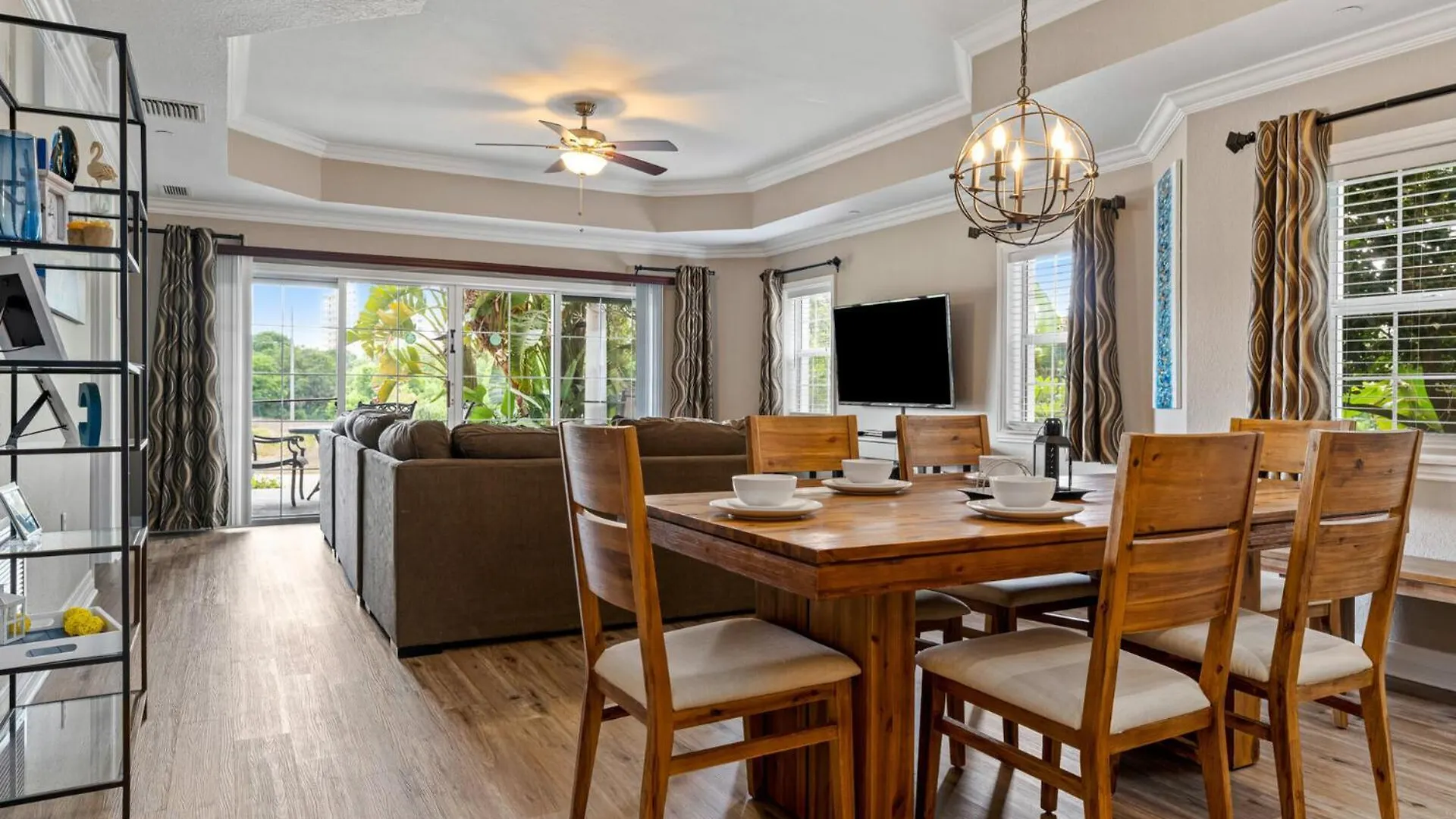 Beautiful With First Class Amenities On Reunion And Orlando 5695 Villa