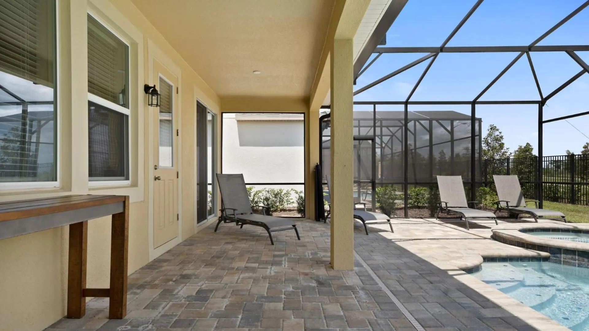 Beautiful With First Class Amenities On Solara Orlando 5303 Villa *