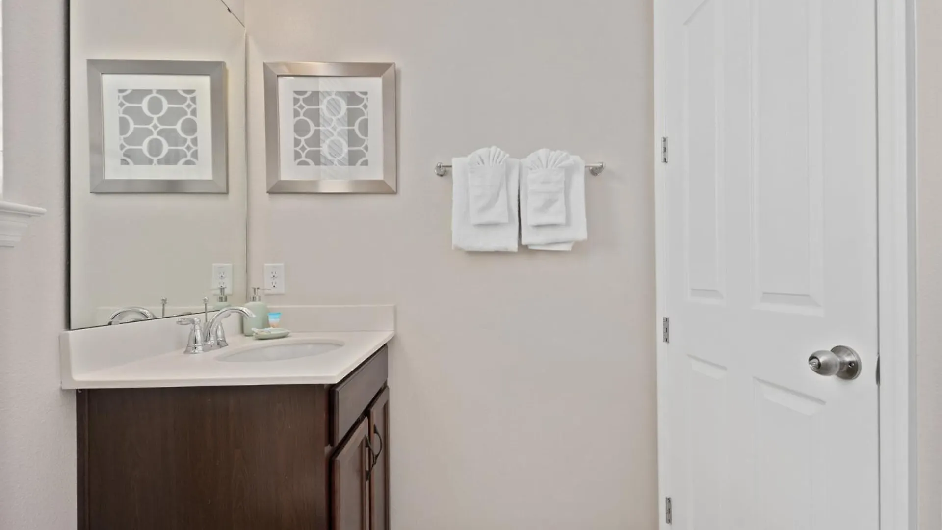 Villa Beautiful With First Class Amenities On Solara Orlando 5303 *