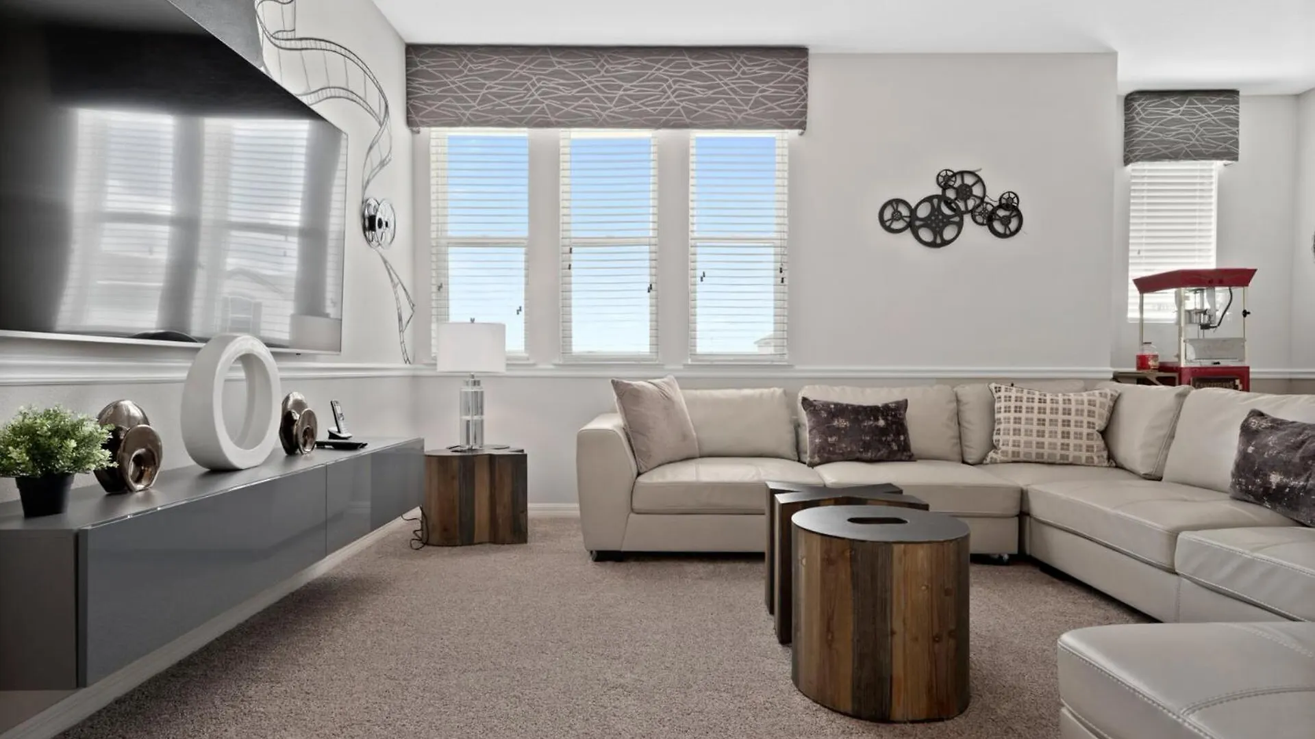 Beautiful With First Class Amenities On Solara Orlando 5303 Villa *