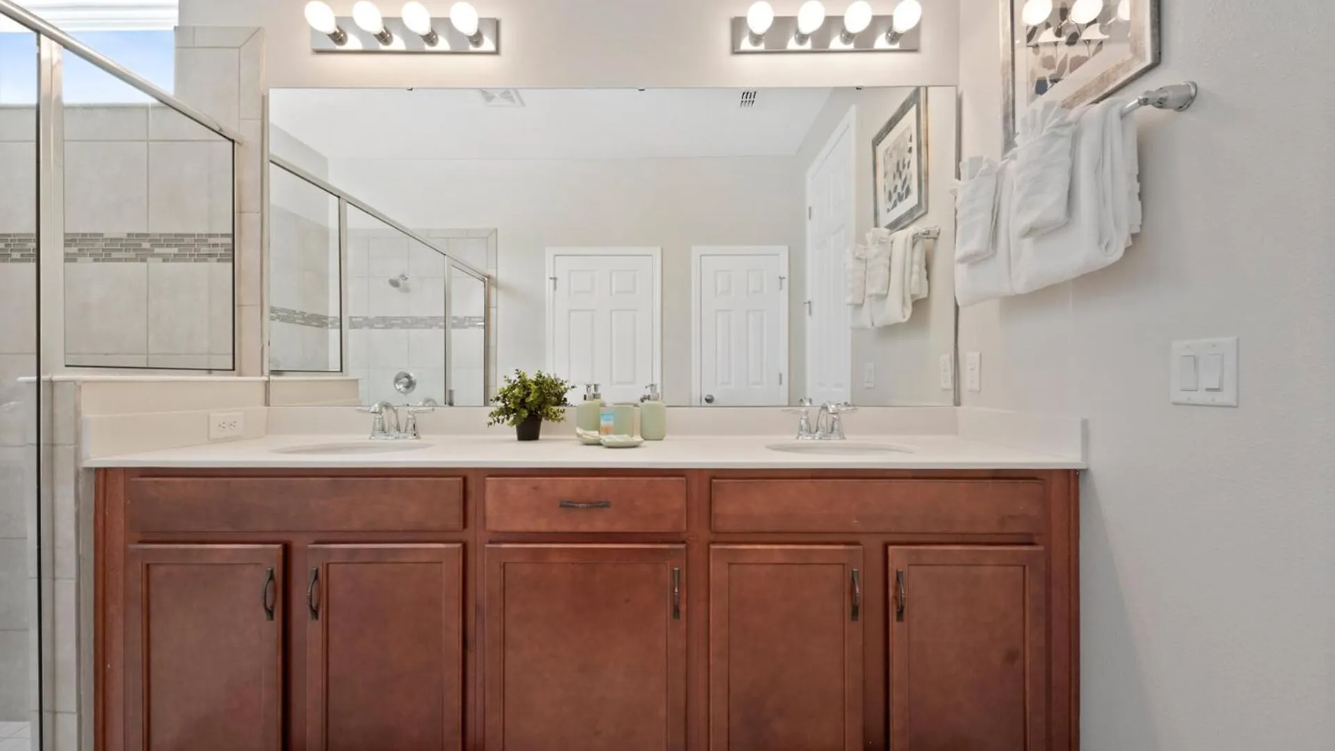 Beautiful With First Class Amenities On Solara Orlando 5303