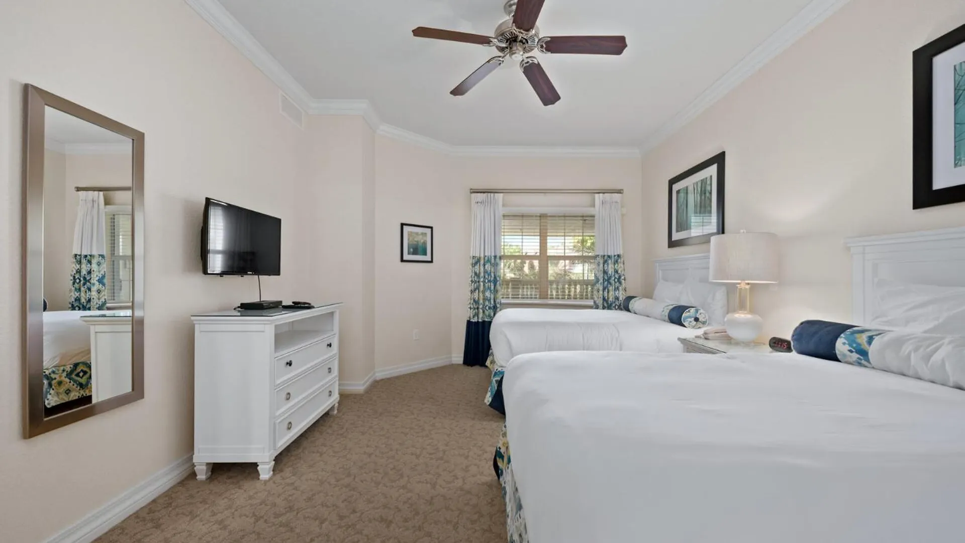 Beautiful On Reunion And Orlando 5209 Villa