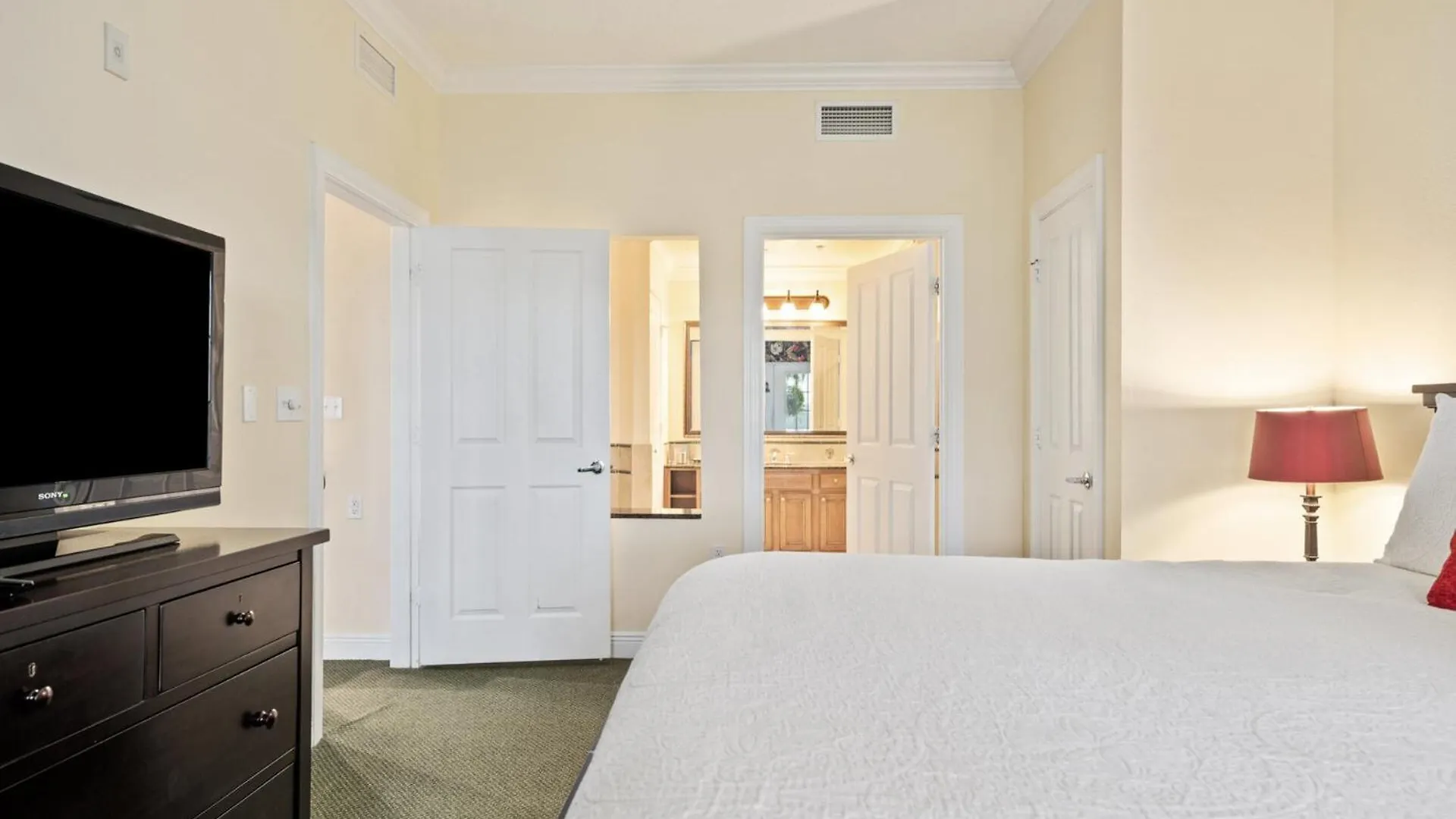 Perfect 3 Bedroom On Reunion And Orlando 5199