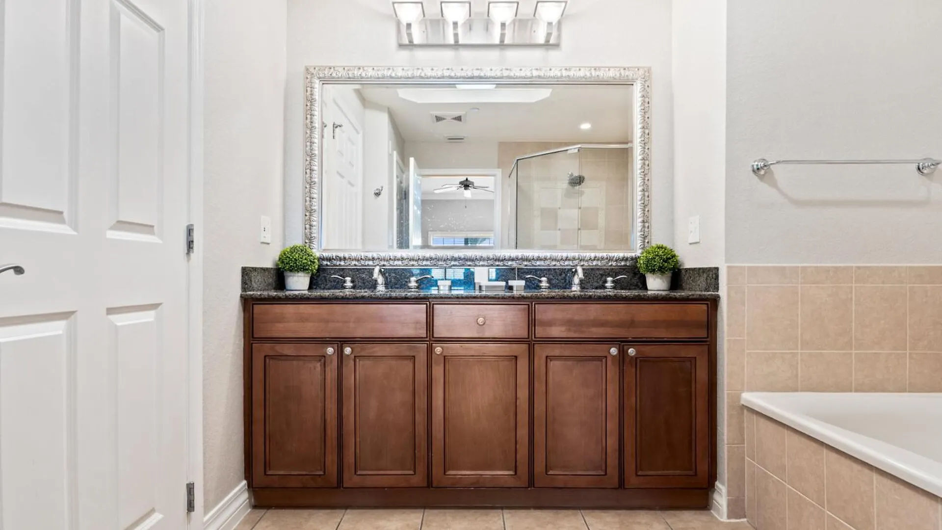 Perfect 3 Bedroom On Reunion And Orlando 5196 Kissimmee