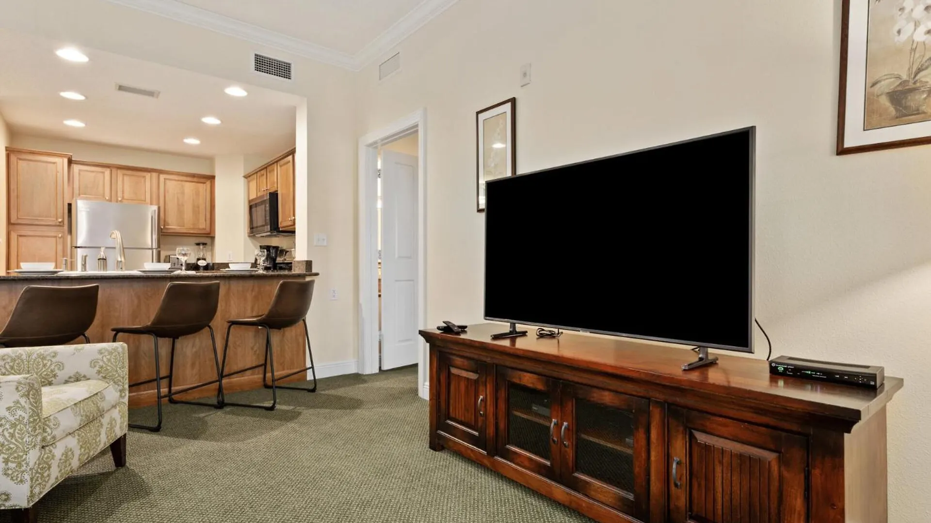 Perfect 3 Bedroom On Reunion And Orlando 5199 *