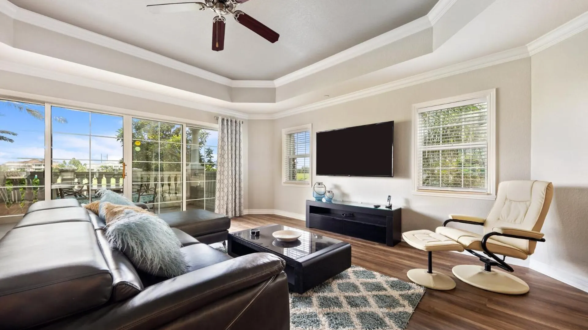Villa Perfect 3 Bedroom On Reunion And Orlando 5196