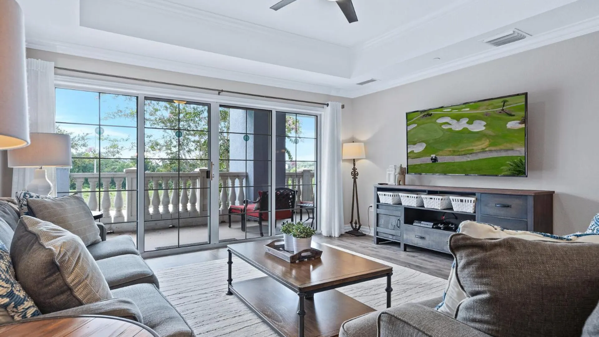 Beautiful On Reunion And Orlando 5156 Villa