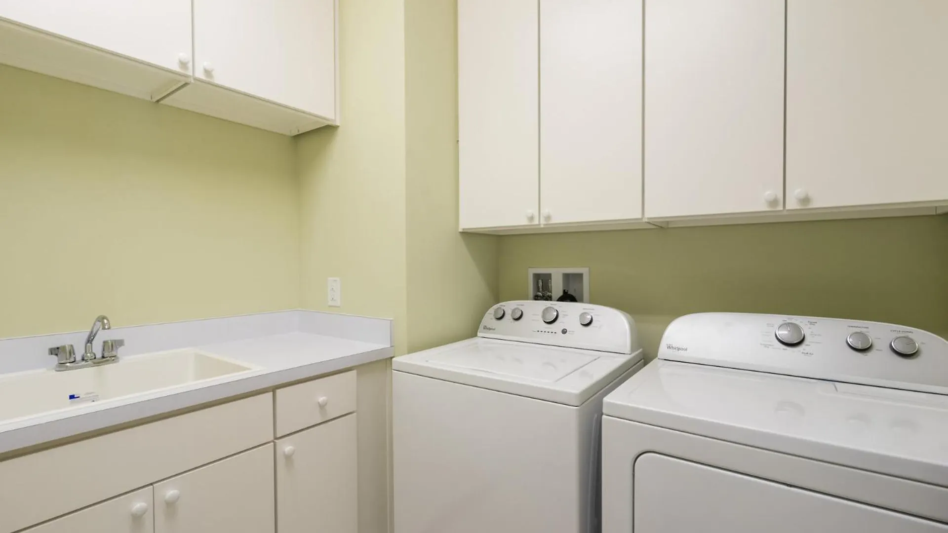Perfect 5 Bedroom On Reunion And Orlando 5145 Villa *