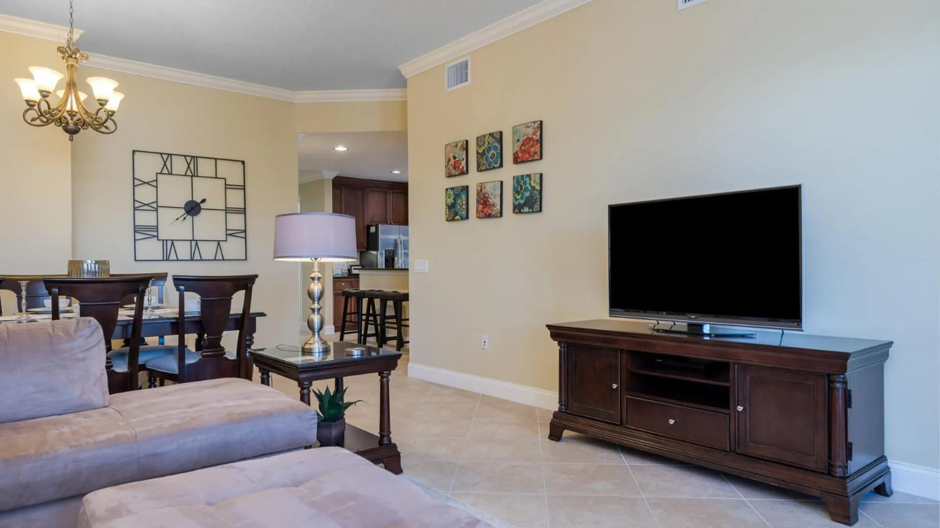 Perfect 3 Bedroom On Reunion And Orlando 5139