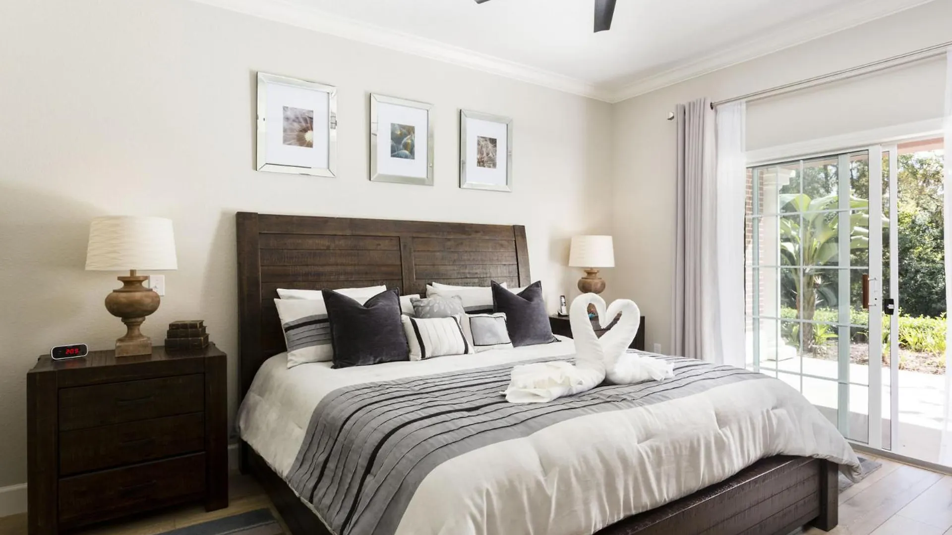 Luxury On Reunion And Orlando 5135