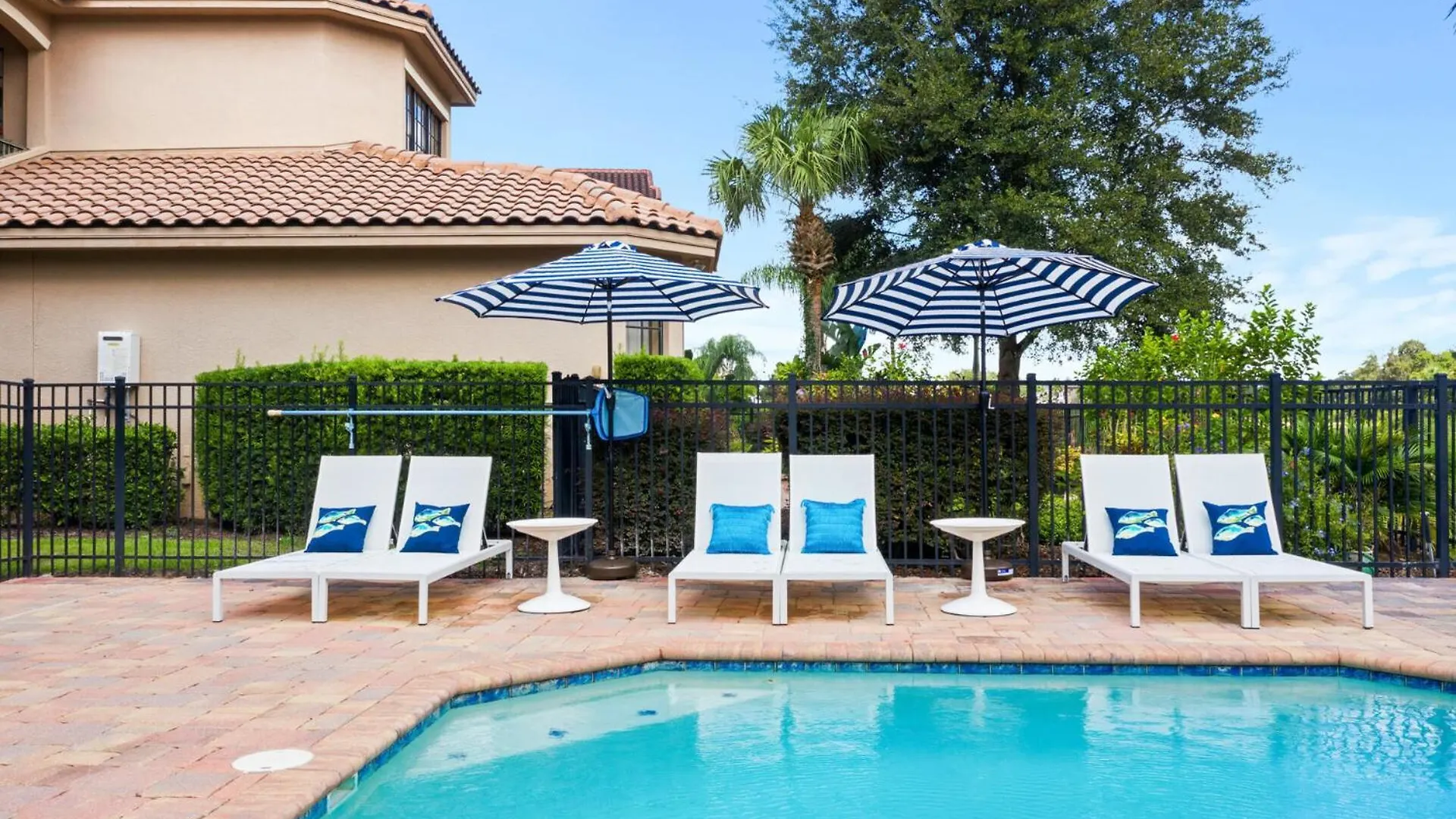 Villa Beautiful With First Class Amenities On Reunion And Orlando 5127 *