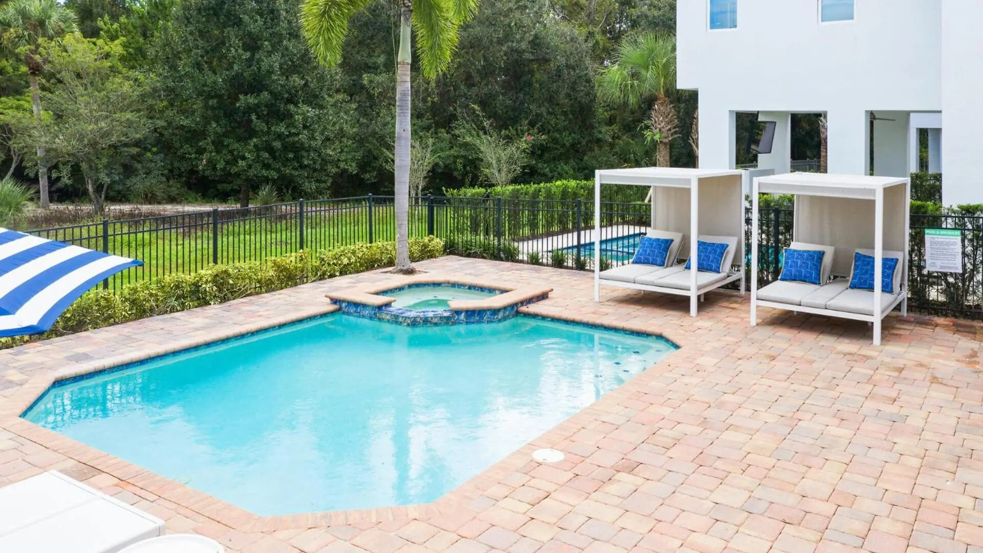 Villa Beautiful With First Class Amenities On Reunion And Orlando 5127 *