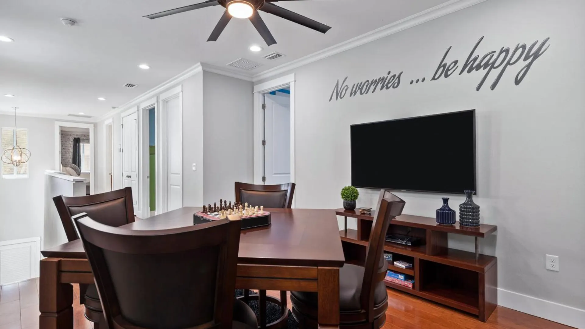 Beautiful With First Class Amenities On Reunion And Orlando 5127