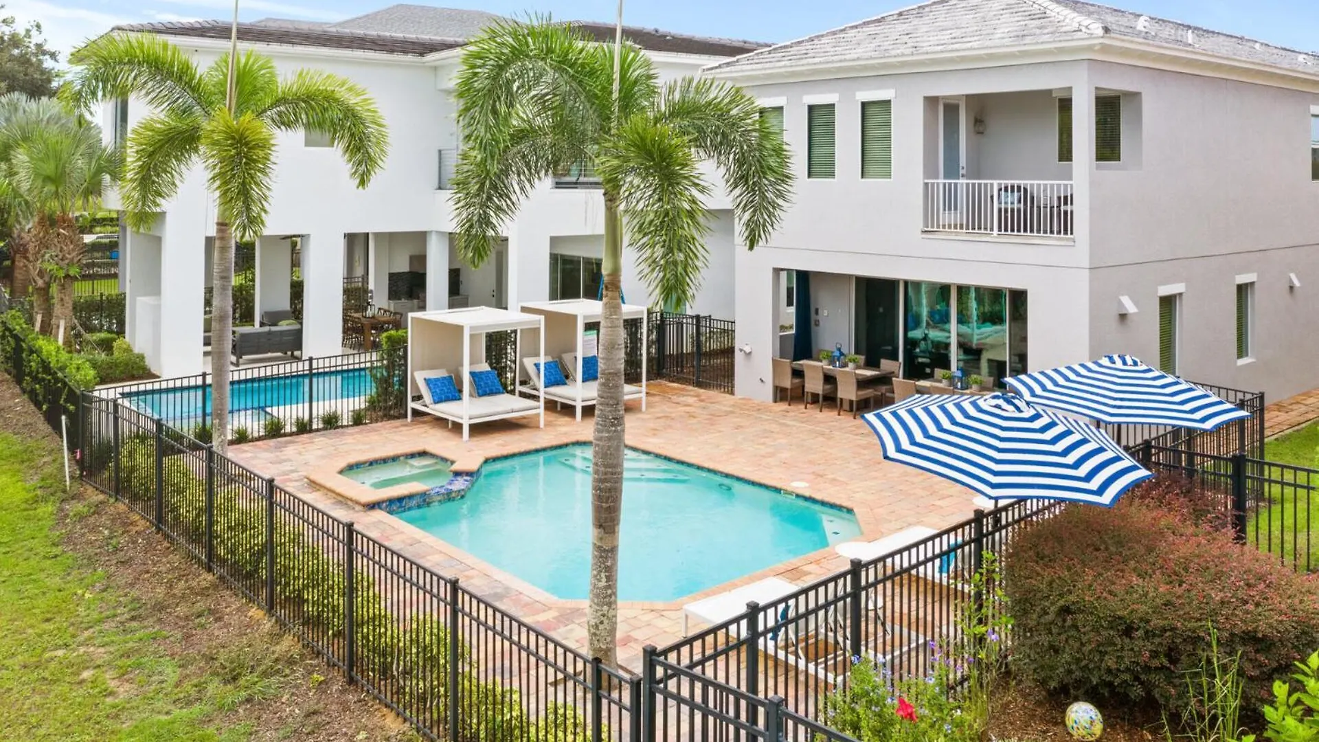 Villa Beautiful With First Class Amenities On Reunion And Orlando 5127