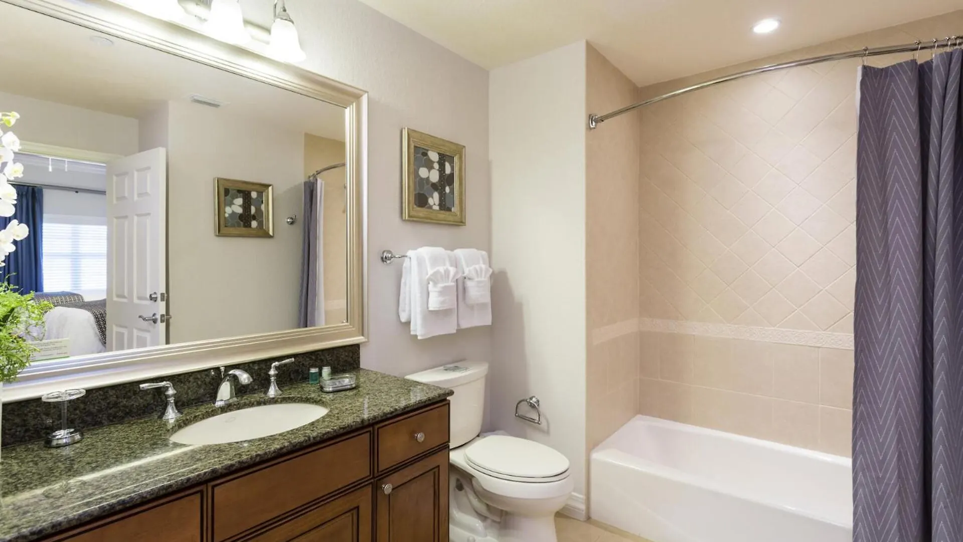 Perfect 3 Bedroom On Reunion And Orlando 5120 别墅 *