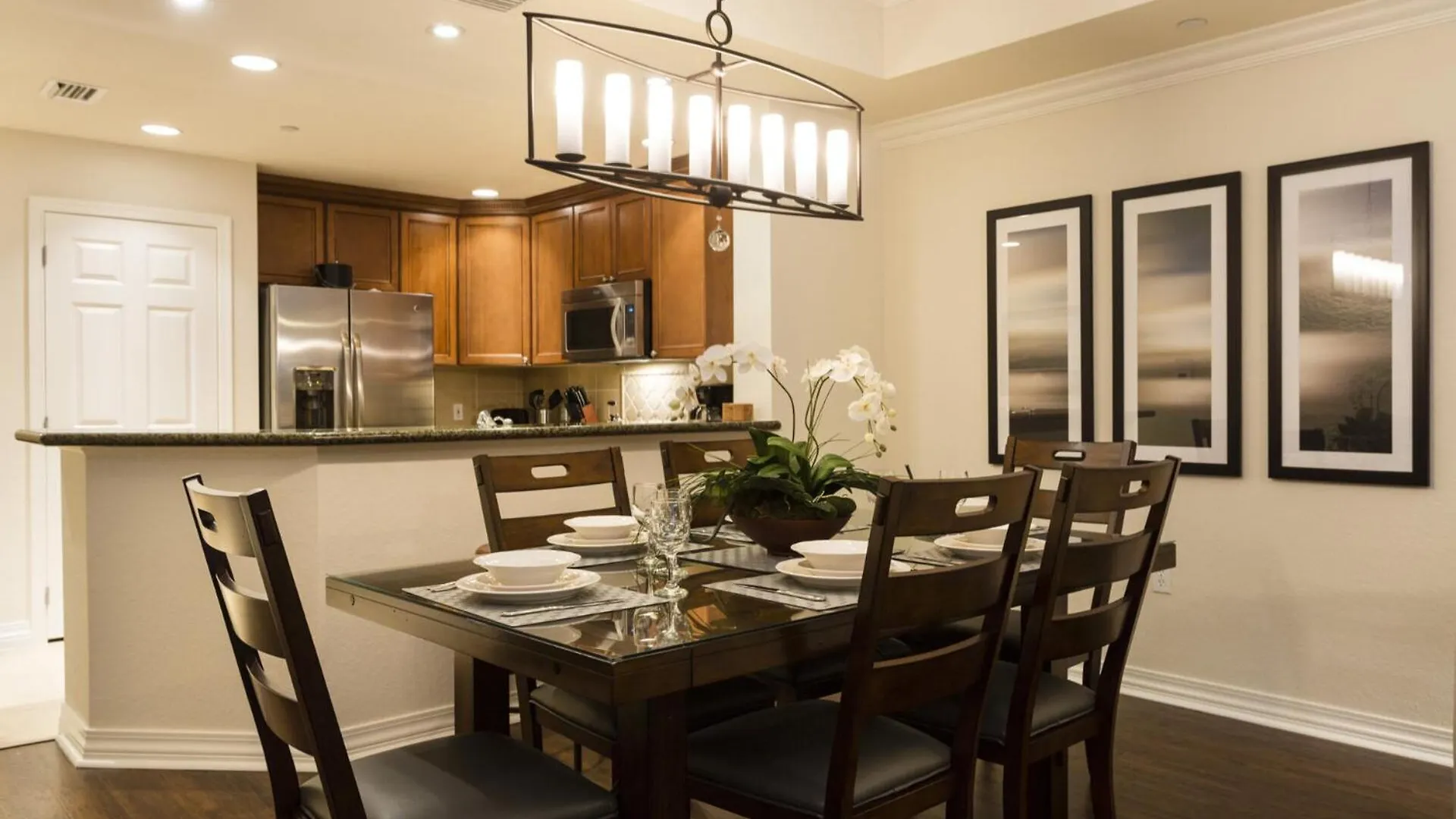 Perfect 3 Bedroom On Reunion And Orlando 5120 别墅 *