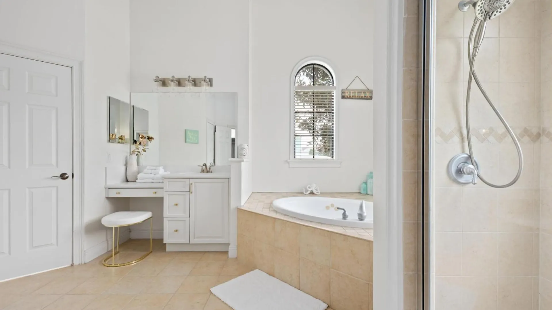 Luxury With Private Pool On Reunion And Orlando 5086 Villa