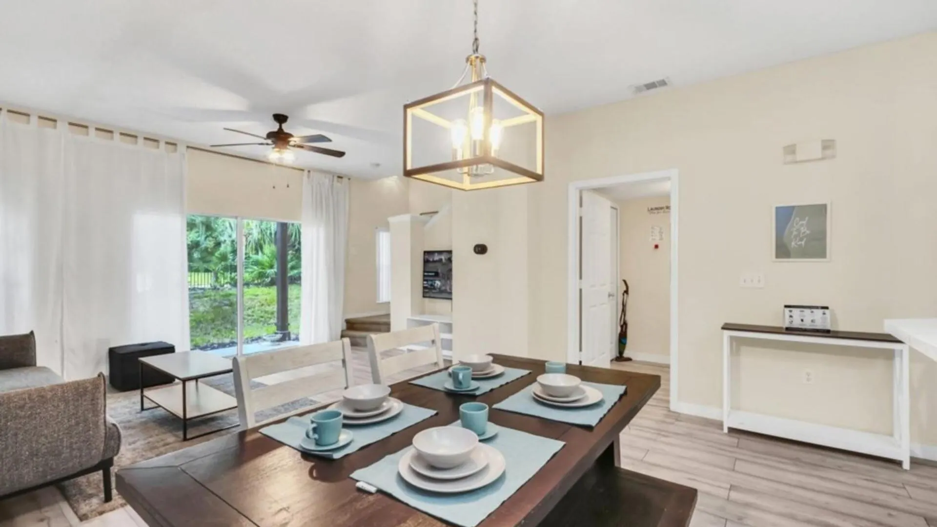 Orlando 6230: A Stylish Family Retreat Near Villa *