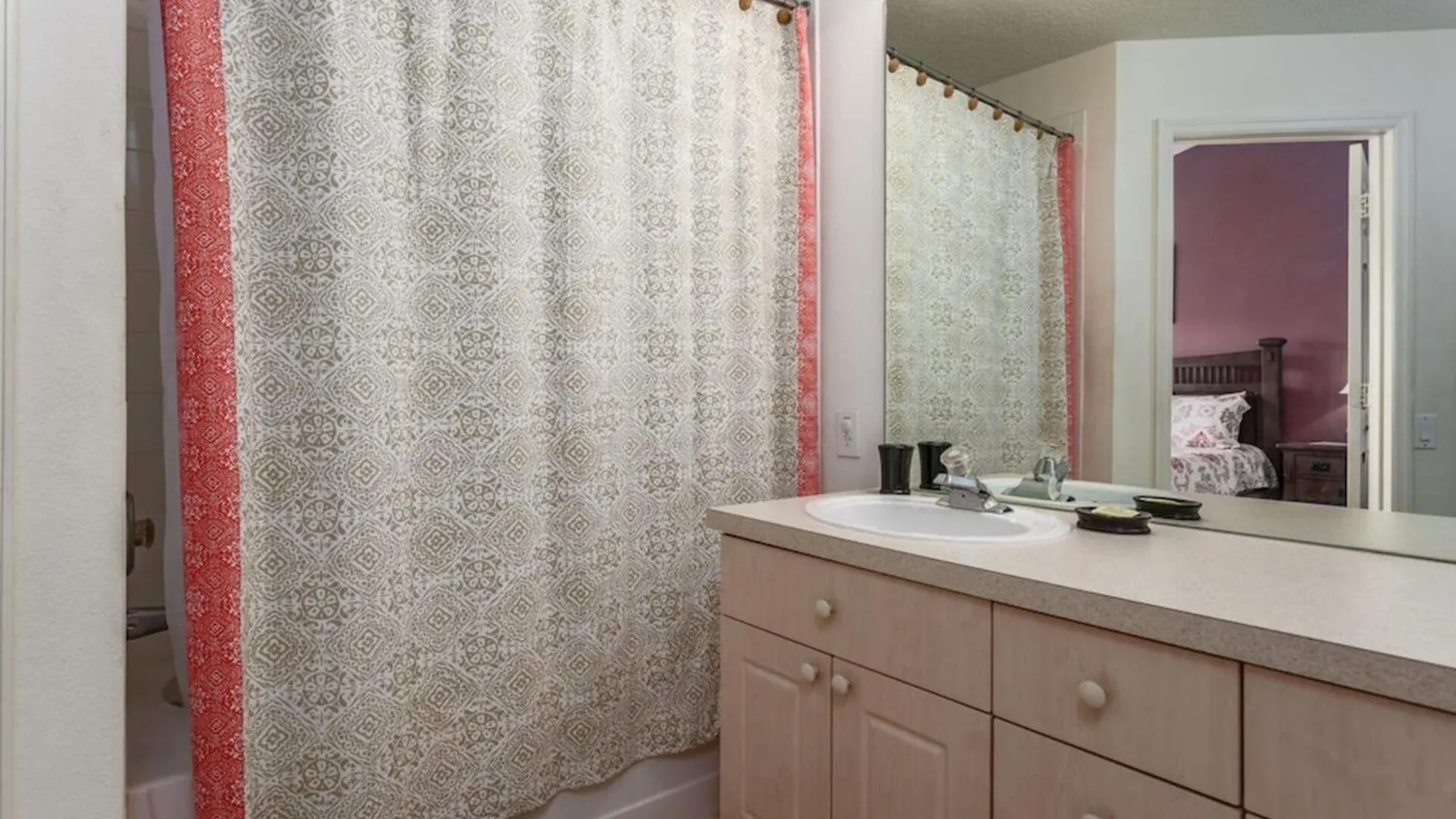 5-star Orlando Townhome 6446: Family Fun Awaits Kissimmee