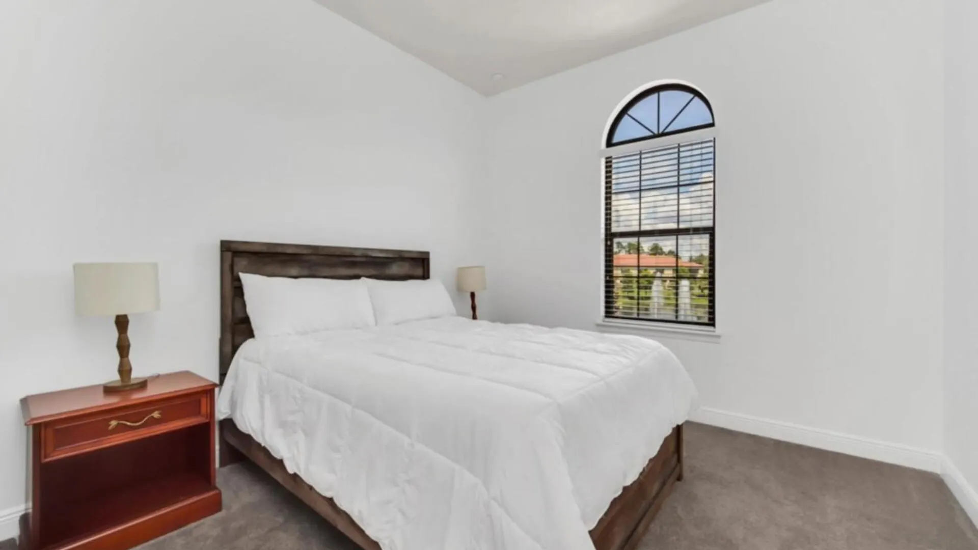 Designer With Stylish Decor 6385 Villa