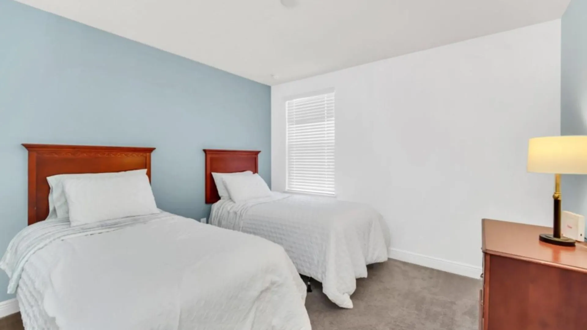 Designer With Stylish Decor 6385