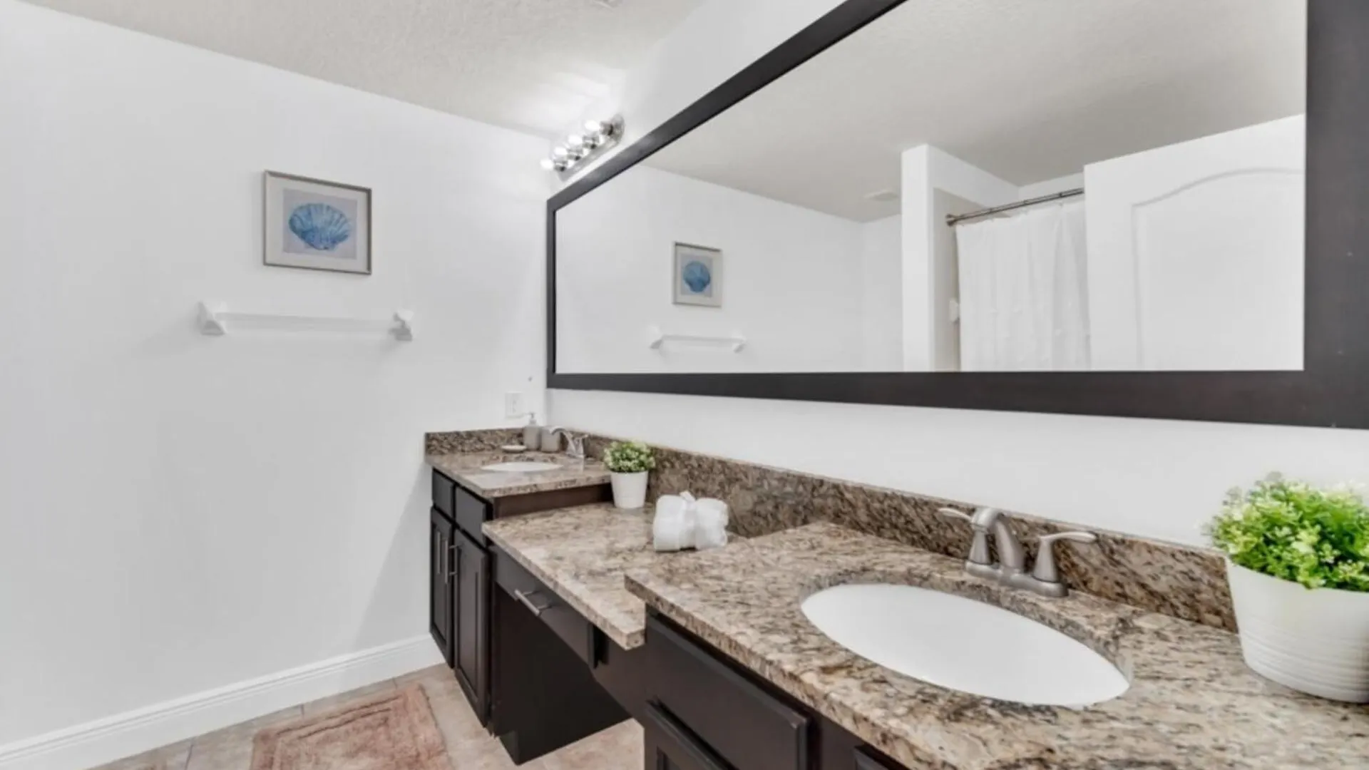 Designer With Stylish Decor 6385 Villa