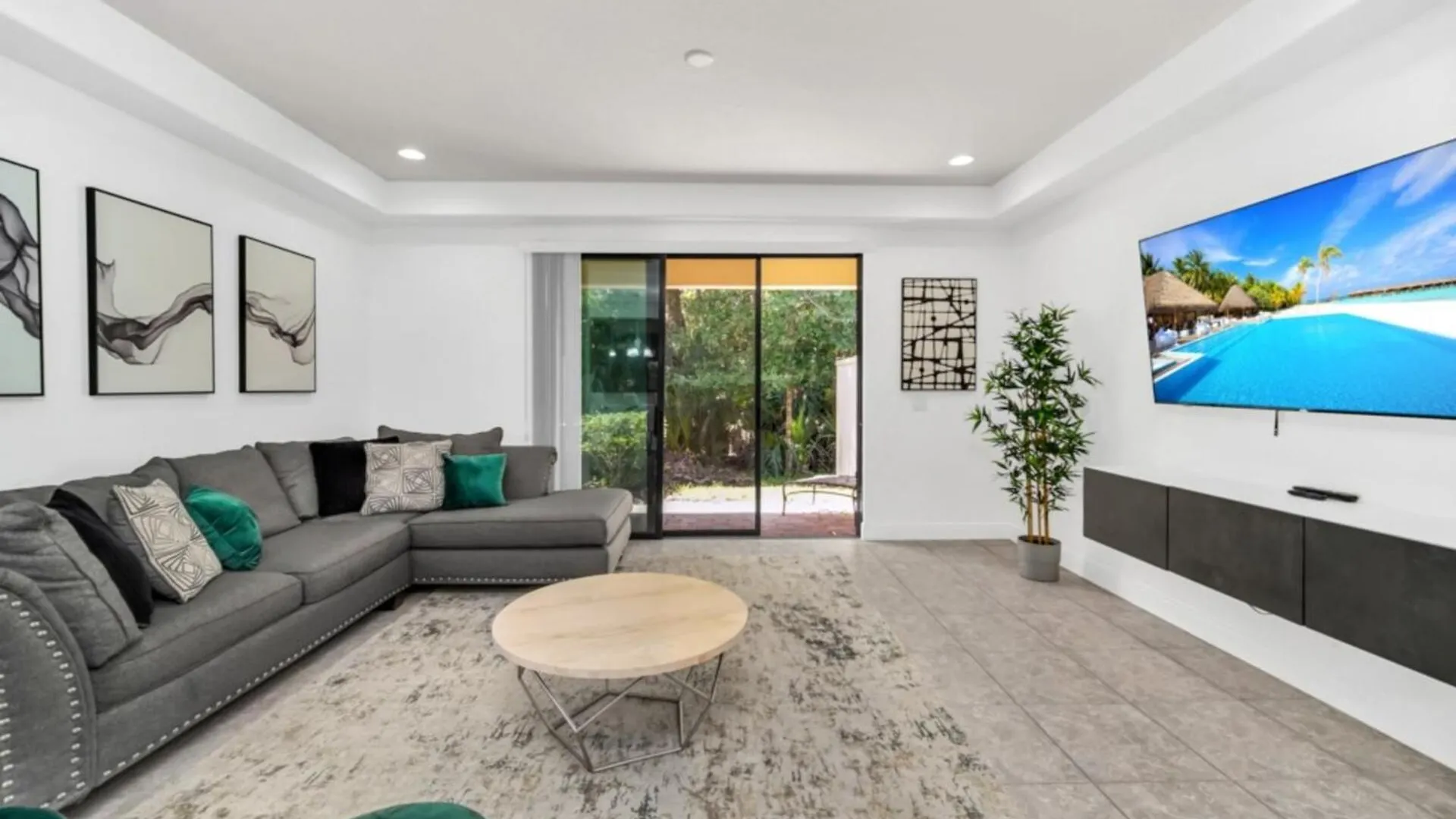 Villa Designer With Stylish Decor 6385 Kissimmee