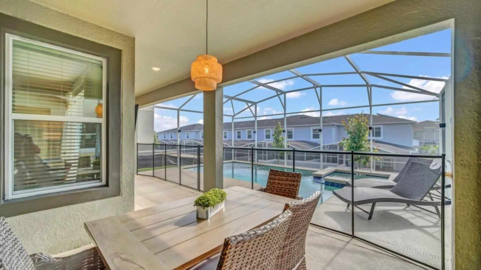Modern And Elegant 6 Bedroom Retreat 6374 Willa *